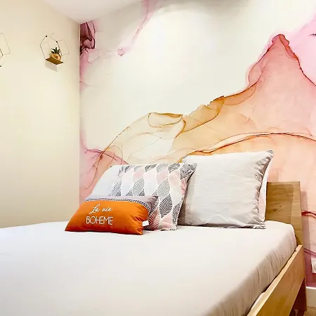 L'odyssee, A 5 Min De La Gare ~ Fibre + Parking Appartement *