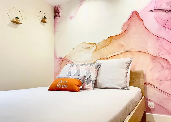 L'odyssee, A 5 Min De La Gare ~ Fibre + Parking Apartment *